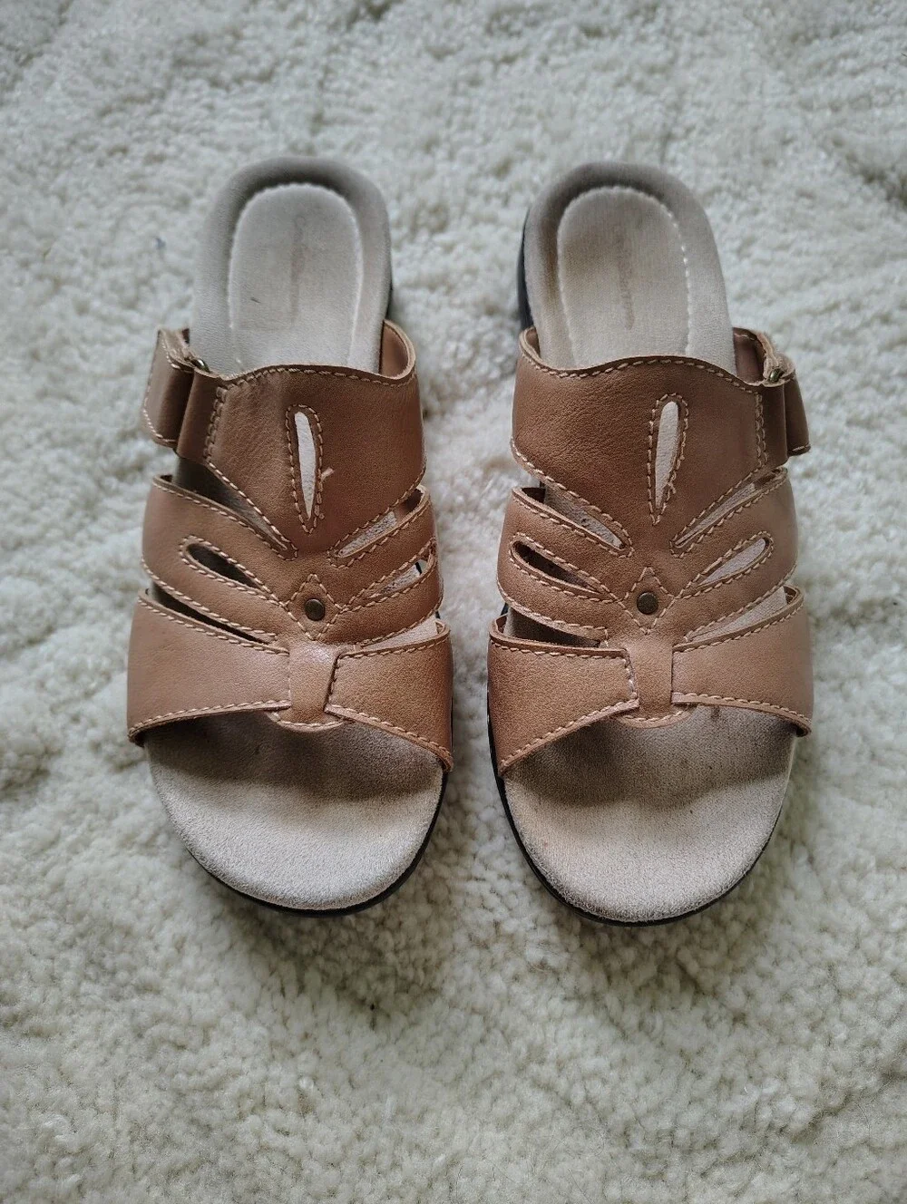 Croft & Barrow Women's Size 7.5 Tan Sandals